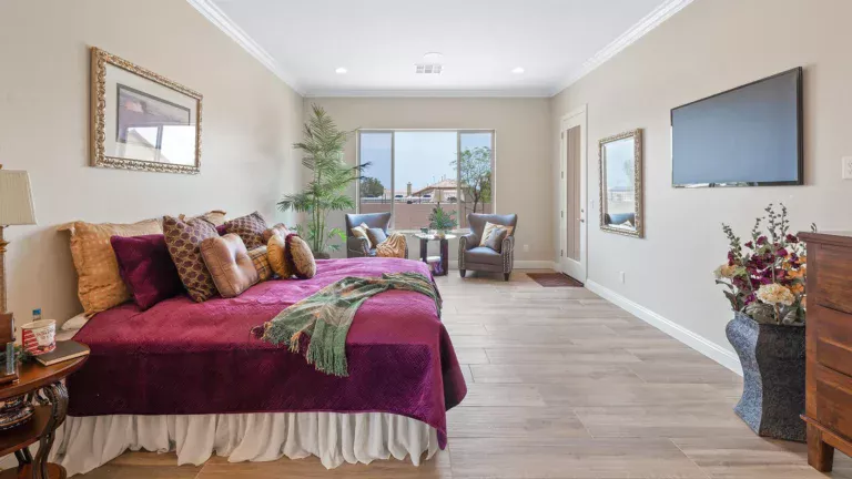 2925 Primary Bedroom